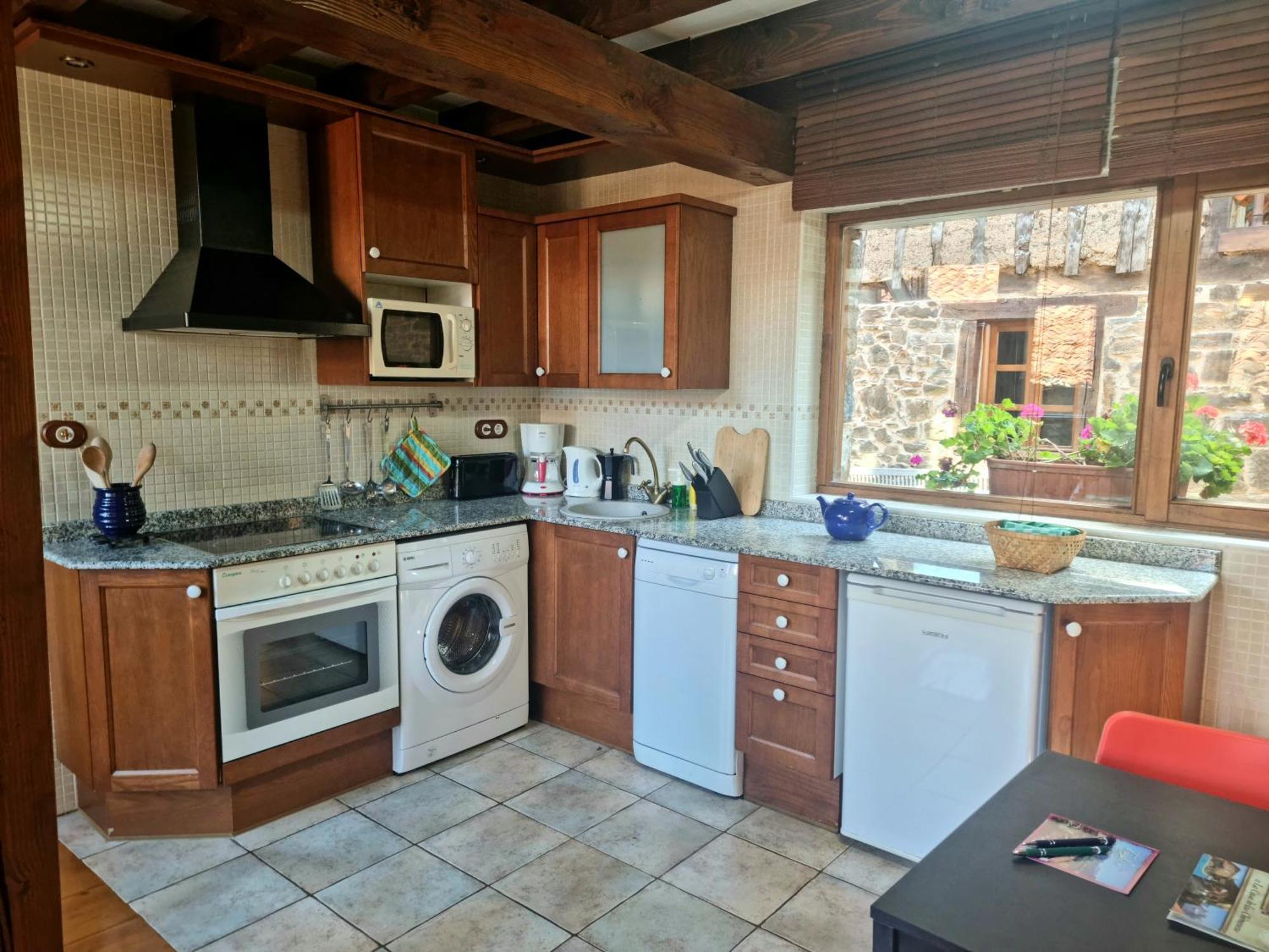 La Casa De Las Chimeneas Tudes Bagian luar foto